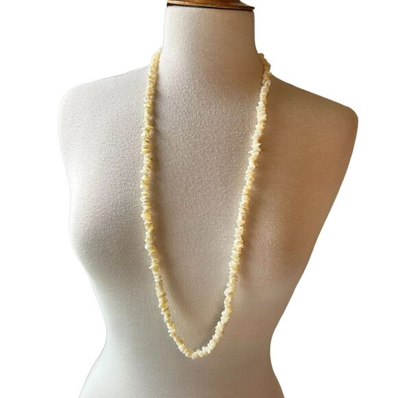 Vintage Mother of Pearl Hand Beaded Shell Necklace - Picture 2 of 6